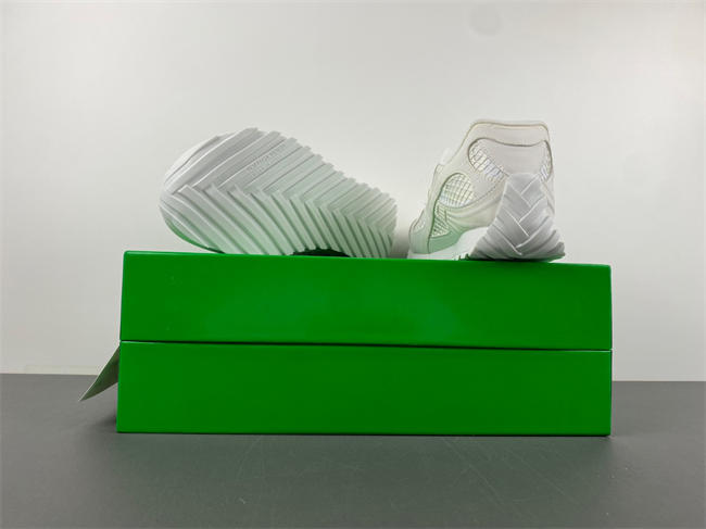 b0tt*ga Ven*ta orbit surf 741357 v2x40 9013