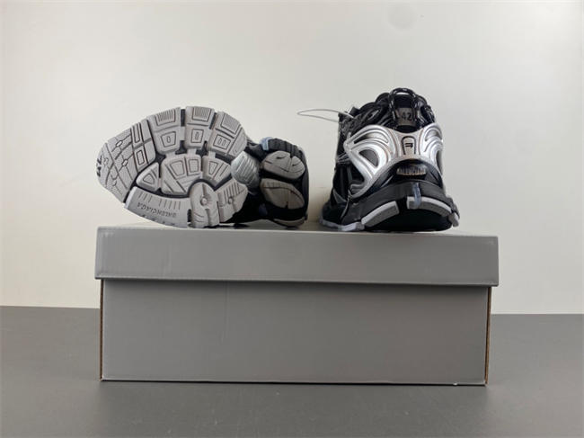 7.5 Ba1en*iaga runner 772774 w3rny 0322