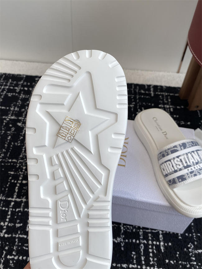 Dio Slipper