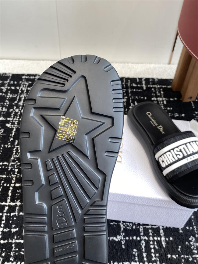 Dio Slipper