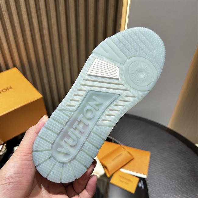 Lv Sneaker