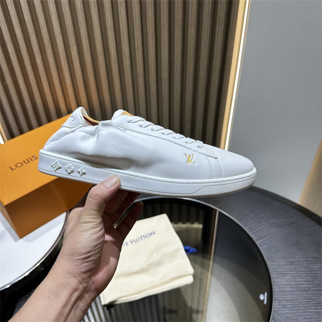 Lv Sneaker