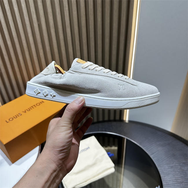 Lv Sneaker