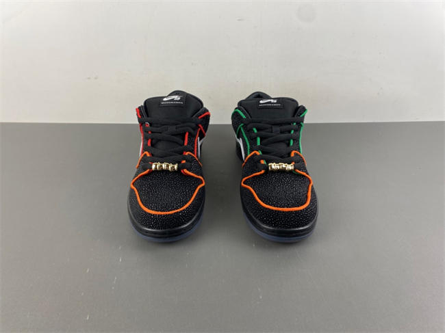 Nike SB Dunk Low Bronx Girls Skate HV1664-001