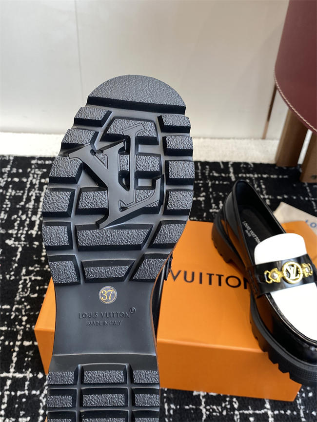 Lv Loafer 073