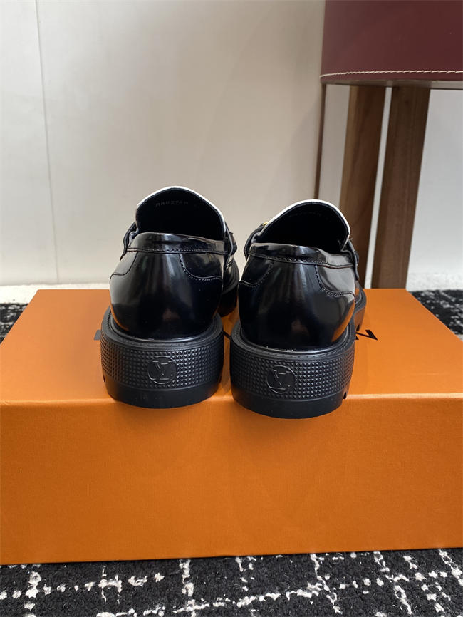Lv Loafer 073