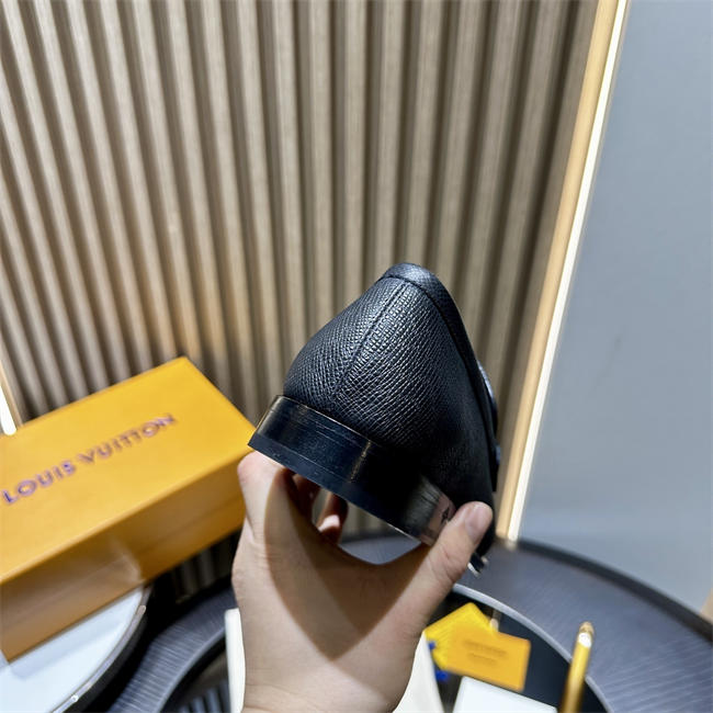 Lv Loafer077