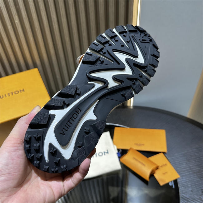 Lv Sneaker