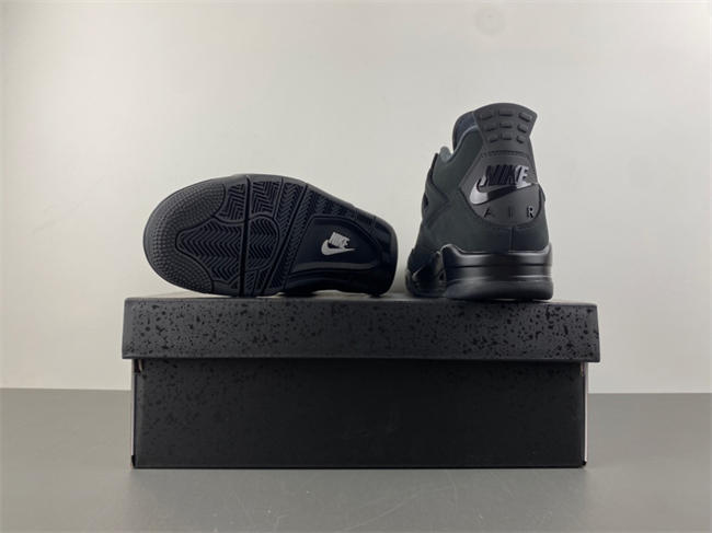 Air Jordan 4 “Black Cat” 2025 FV5029-010