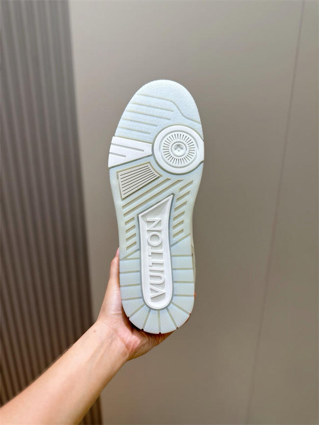 Lv Sneaker
