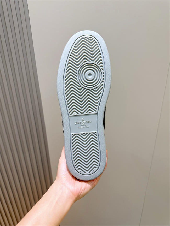 Lv Sneaker