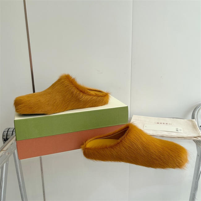 Ma*n1 Slipper
