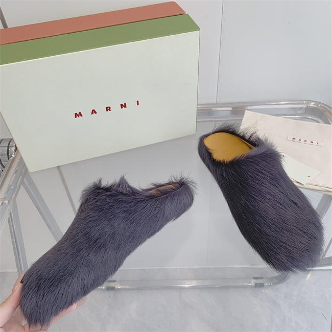 Ma*n1 Slipper