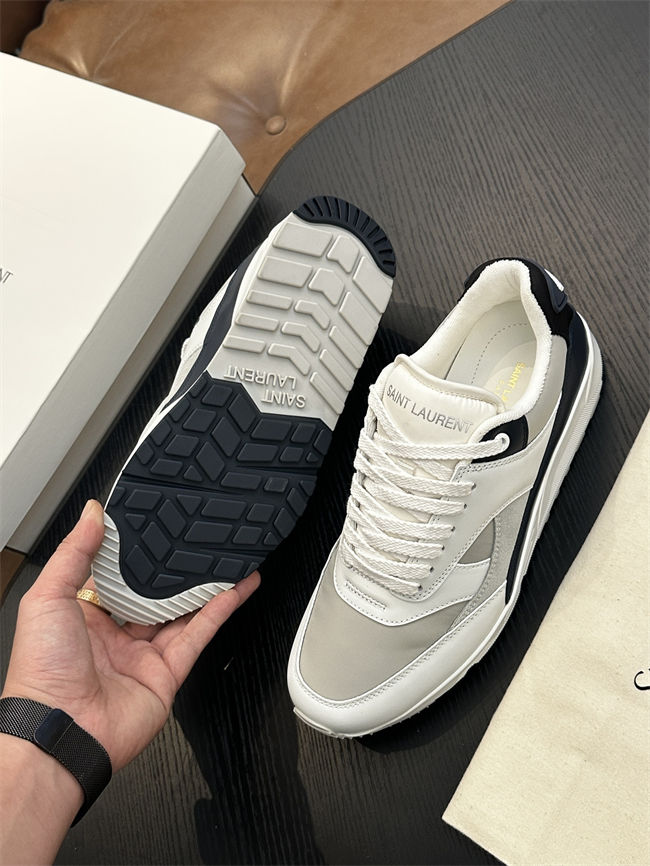 Y51 Sneaker 002