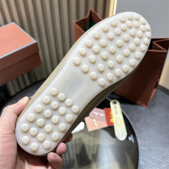 L0r0 P1ana Loafer