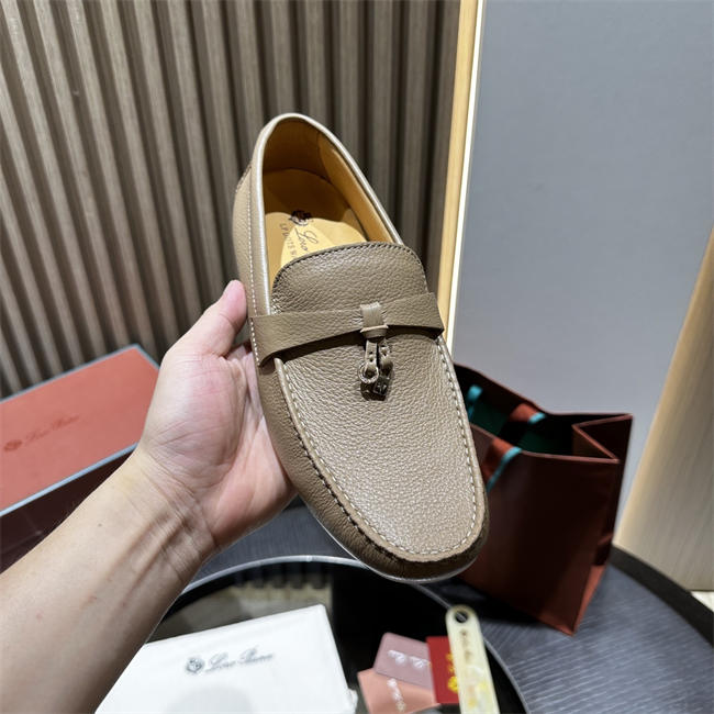 L0r0 P1ana Loafer