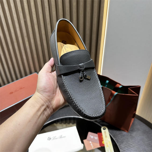 L0r0 P1ana Loafer