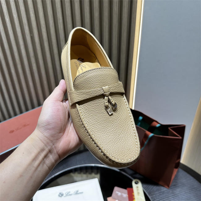 L0r0 P1ana Loafer