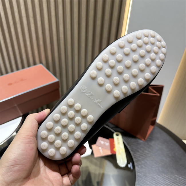 L0r0 P1ana Loafer
