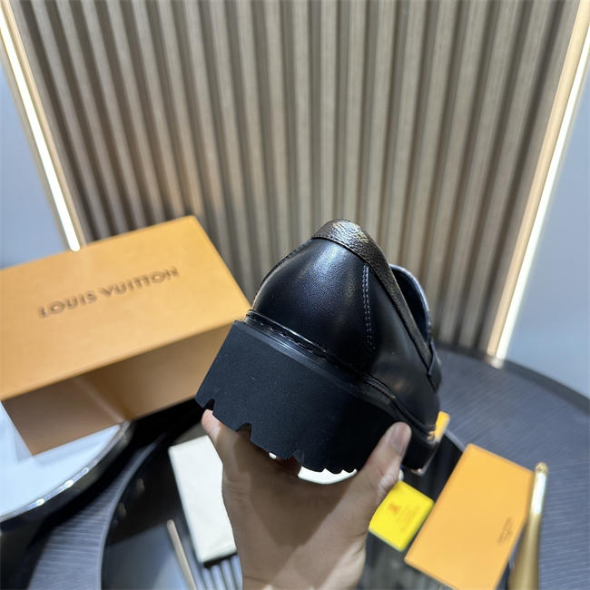 Lv Loafer086