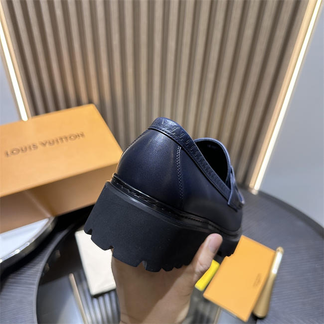 Lv Loafer089