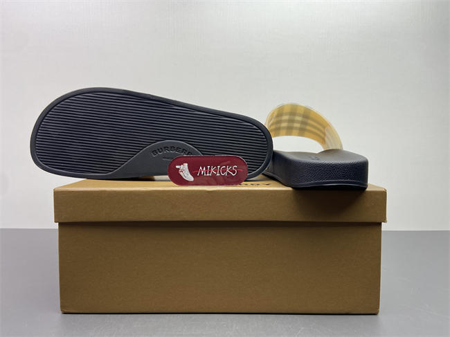 Bv*b*rry Slipper 01