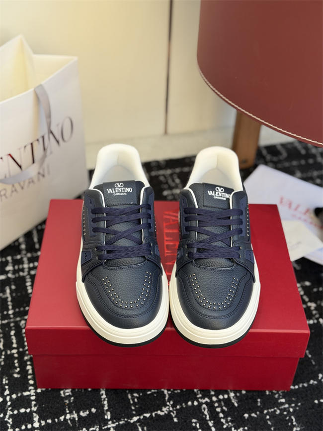 Va1e*ntin0 Sneakers