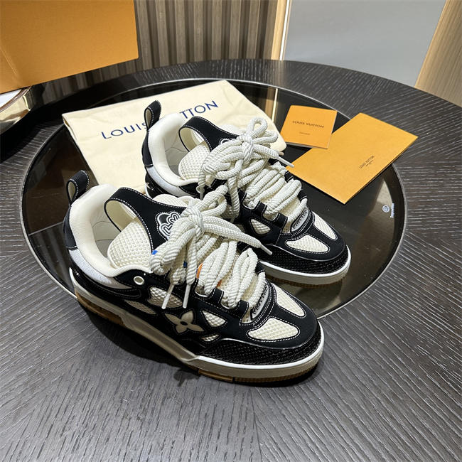 Lv Trainer Sneaker