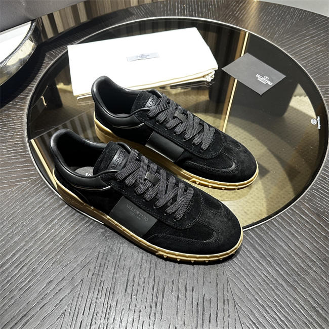 Va1e*ntin0 Sneakers