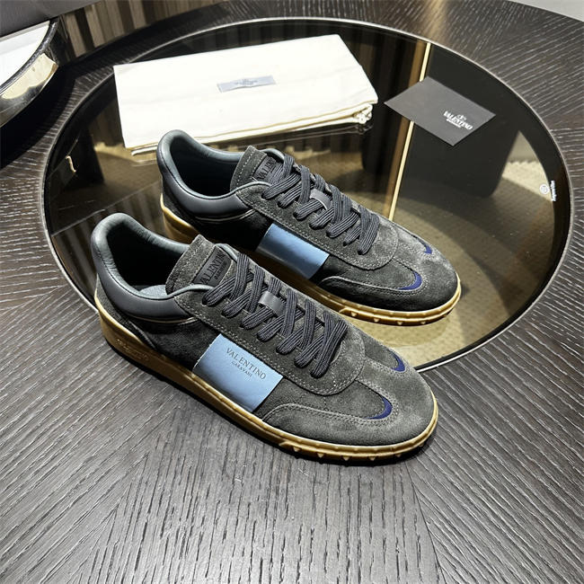 Va1e*ntin0 Sneakers