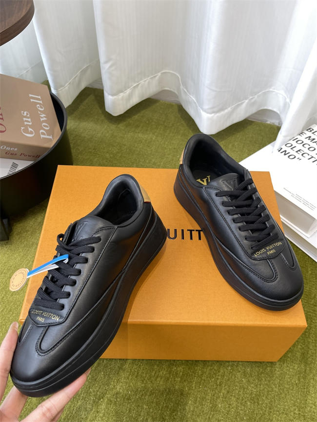 Lv Sneaker