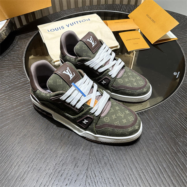 Lv Trainer Sneaker